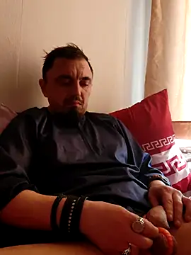 Snapshot of HungJonny99 chatting on April 3, 2026, 1:42 pm HungJonny99 online show from April 3, 2026, 1:42 pm