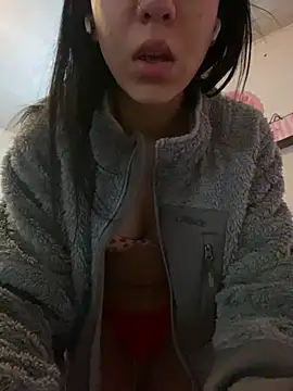 kittyprettybby online show from June 11, 2026, 4:16 pm