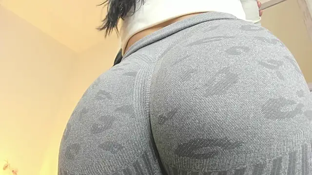 evelin leroy online show from November 6, 2025, 12:06 pm