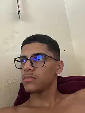 Naka300 online show from February 10, 2025, 7:07 pm