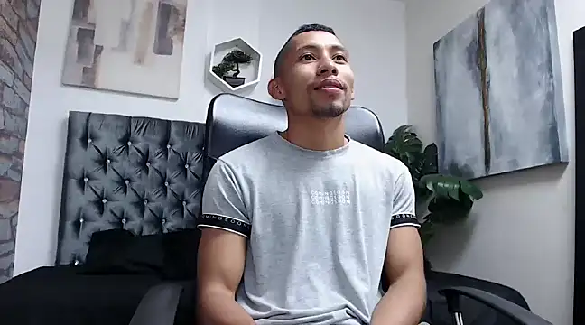 Snapshot of richar_voller chatting on December 6, 2024, 5:00 pm richar voller online show from December 6, 2024, 5:00 pm