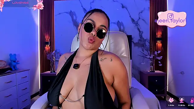 Snapshot of Jeen_Taylor chatting on April 22, 2026, 8:10 pm Jeen Taylor online show from April 22, 2026, 8:10 pm
