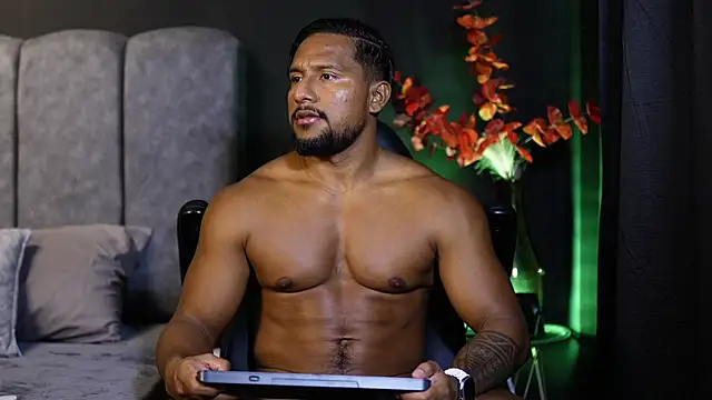 CallumMuscle online show from November 12, 2025, 2:23 am