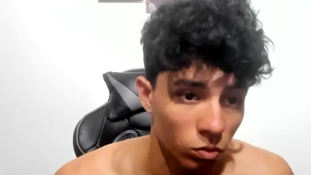 Snapshot of enzo_sloran chatting on January 31, 2025, 4:17 pm enzo sloran online show from January 31, 2025, 4:17 pm