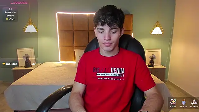 AlejooTwink online show from November 9, 2025, 2:21 am