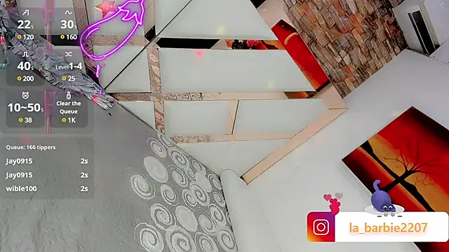 Snapshot of barbiedolls_x chatting on February 4, 2025, 12:19 am barbiedolls x online show from February 4, 2025, 12:19 am