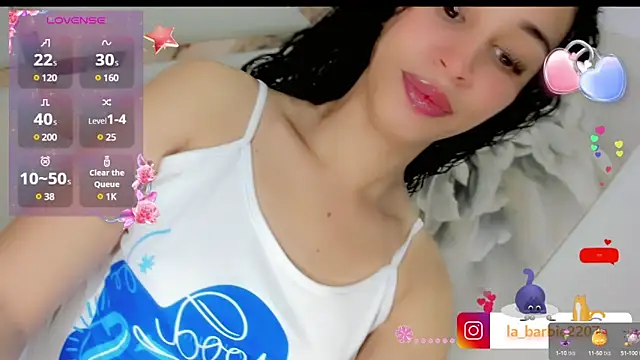 Snapshot of barbiedolls_x chatting on March 20, 2025, 9:04 am barbiedolls x online show from March 20, 2025, 9:04 am