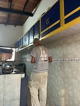 Leo bunny hot online show from November 3, 2025, 7:26 pm