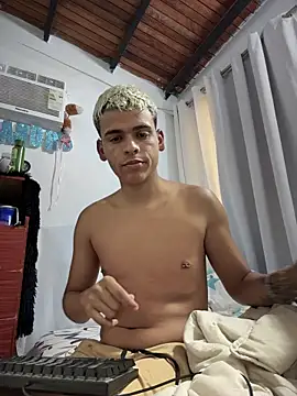 Snapshot of Leo_bunny_hot chatting on January 16, 2026, 8:35 pm Leo bunny hot online show from January 16, 2026, 8:35 pm