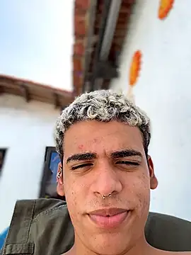 Snapshot of Leo_bunny_hot chatting on February 8, 2026, 5:49 pm Leo bunny hot online show from February 8, 2026, 5:49 pm