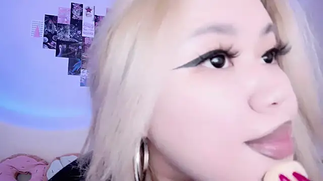 Snapshot of amelia_sunlight chatting on December 4, 2024, 4:43 am amelia sunlight online show from December 4, 2024, 4:43 am