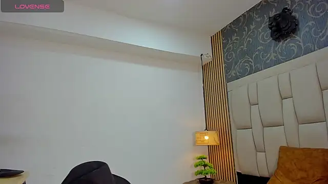 chimi88 online show from March 22, 2025, 2:58 pm