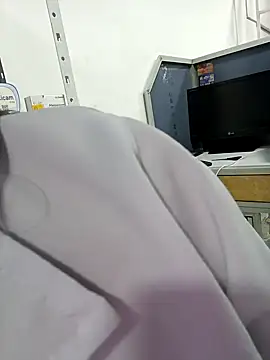 Megan jennerr online show from March 19, 2025, 1:32 am