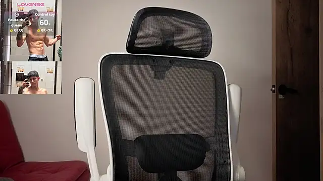 Cristopher23  online show from December 23, 2025, 10:57 am