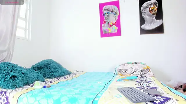 Lilybaudinx96 online show from October 10, 2025, 3:22 pm