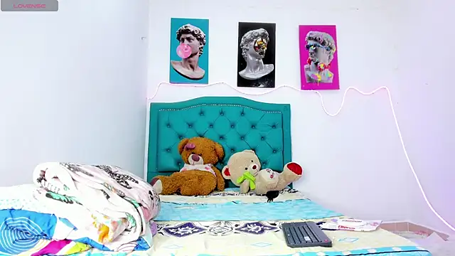 Lilybaudinx96 online show from February 25, 2026, 5:39 am