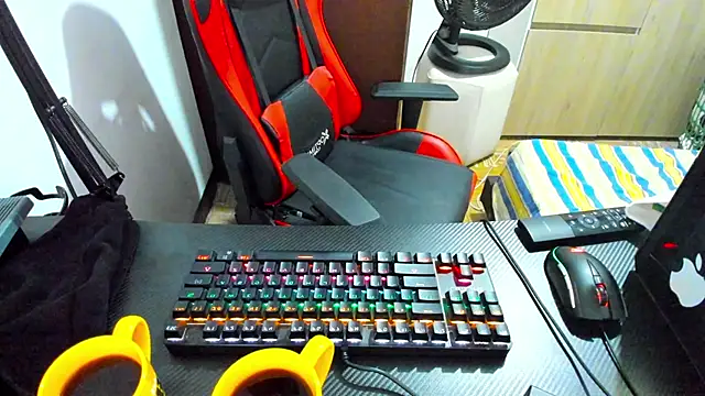 Calihotcaliente277 online show from January 14, 2025, 11:42 am