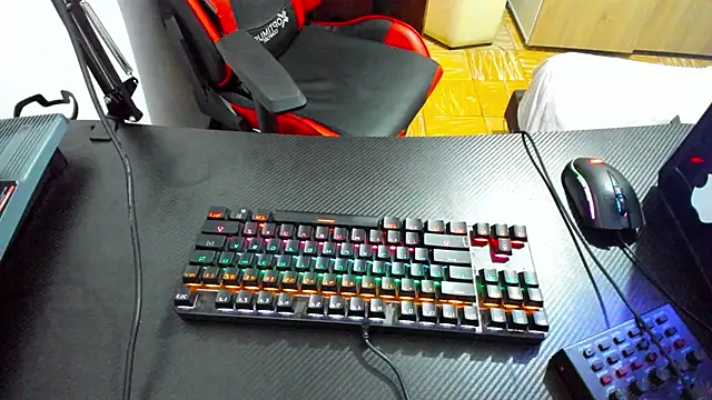 Calihotcaliente277 online show from February 5, 2025, 1:00 pm