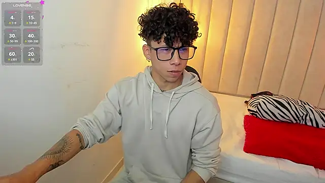 Snapshot of AkazaBoy_ chatting on January 13, 2025, 5:01 am AkazaBoy  online show from January 13, 2025, 5:01 am