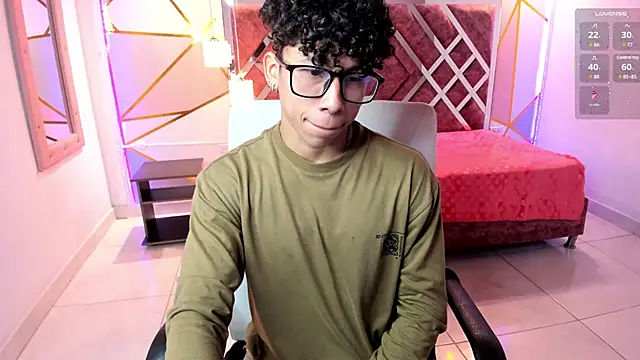 Snapshot of AkazaBoy_ chatting on January 25, 2025, 4:13 am AkazaBoy  online show from January 25, 2025, 4:13 am