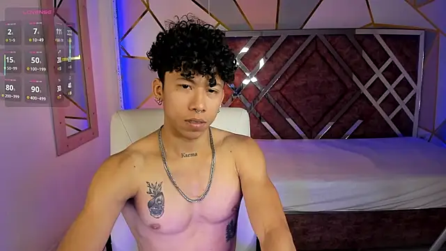 Snapshot of AkazaBoy_ chatting on February 5, 2025, 4:27 am AkazaBoy  online show from February 5, 2025, 4:27 am