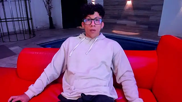 Snapshot of AkazaBoy_ chatting on September 11, 2025, 4:34 am AkazaBoy  online show from September 11, 2025, 4:34 am