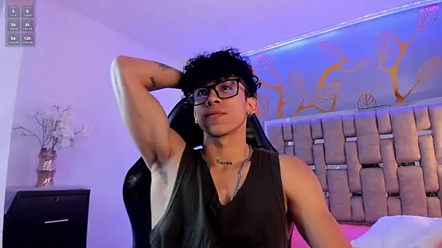 Snapshot of AkazaBoy_ chatting on September 15, 2025, 7:58 pm AkazaBoy  online show from September 15, 2025, 7:58 pm