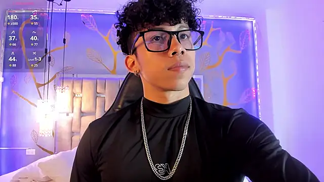 Snapshot of AkazaBoy_ chatting on September 17, 2025, 9:16 pm AkazaBoy  online show from September 17, 2025, 9:16 pm