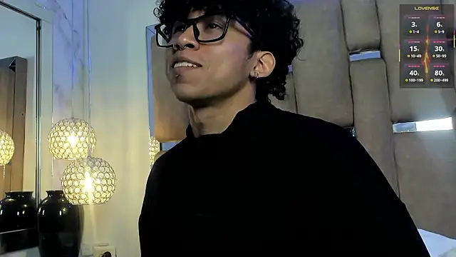 AkazaBoy  online show from February 24, 2026, 5:05 am