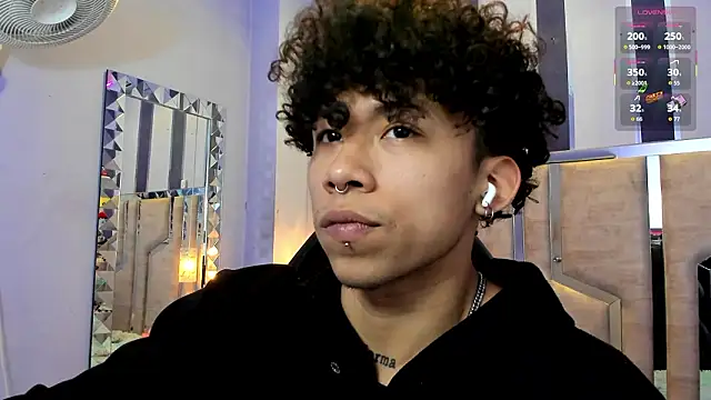 AkazaBoy  online show from March 27, 2026, 5:02 am