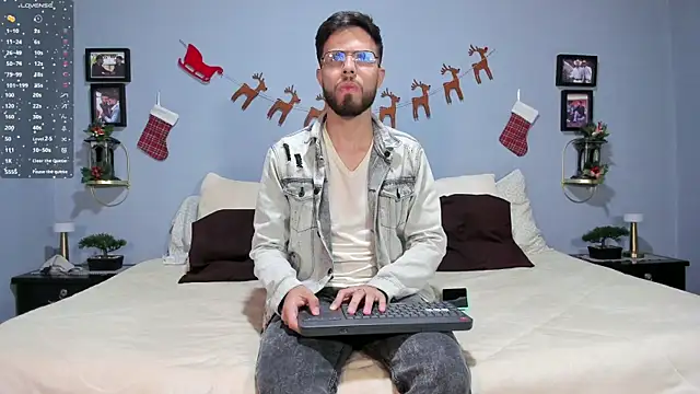 ETHAN ADAM online show from December 14, 2024, 10:18 pm