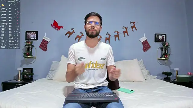 ETHAN ADAM online show from December 26, 2024, 11:24 pm