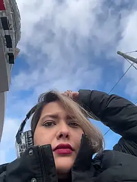 famous indian girl online show from February 21, 2025, 7:32 pm