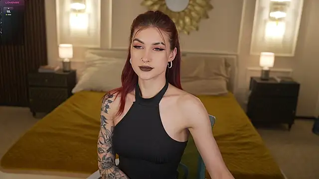 Magnetic Mia  online show from March 26, 2026, 1:01 am