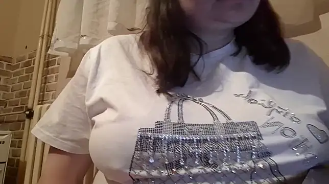 Snapshot of AalinnaK chatting on March 6, 2025, 5:54 pm AalinnaK online show from March 6, 2025, 5:54 pm