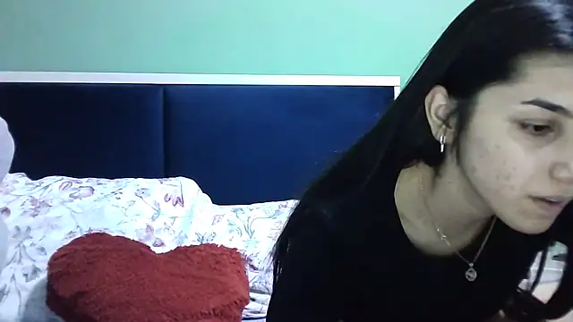 Ahotkittyxxx online show from December 15, 2024, 3:53 pm