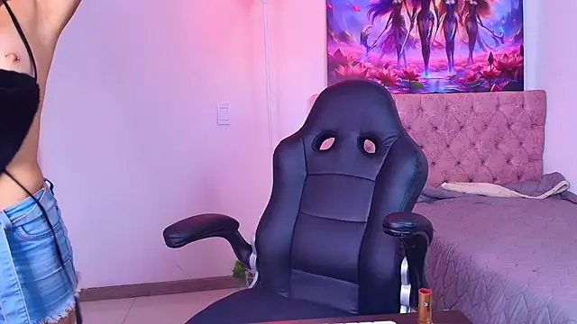 AuroraDiaz online show from February 25, 2025, 10:04 am