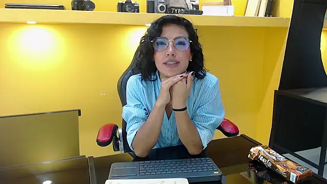 LeeThompson  online show from December 19, 2024, 8:23 pm