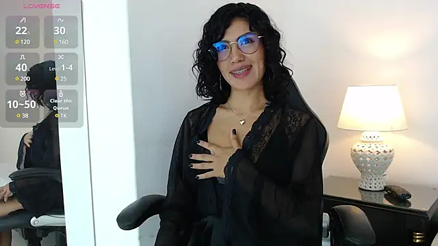 LeeThompson  online show from December 21, 2024, 4:52 am