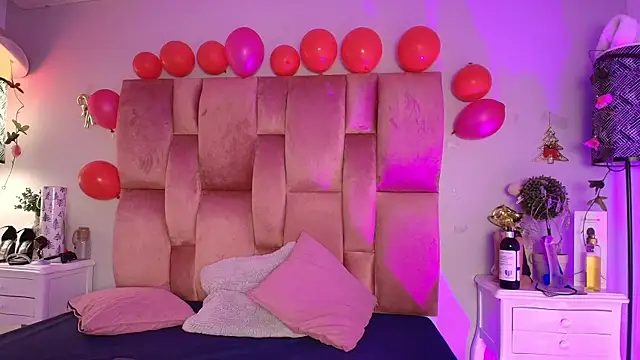 Snapshot of SweetBonniie chatting on February 16, 2026, 11:39 am SweetBonniie online show from February 16, 2026, 11:39 am