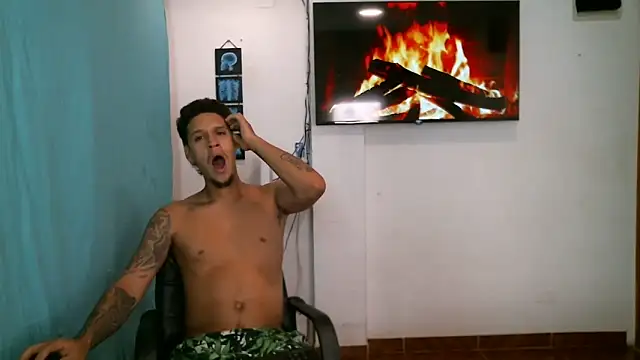 JacobandChloee online show from April 16, 2026, 11:51 pm