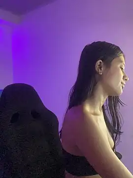 Snapshot of _18_laura chatting on December 29, 2024, 2:17 am 18 laura online show from December 29, 2024, 2:17 am