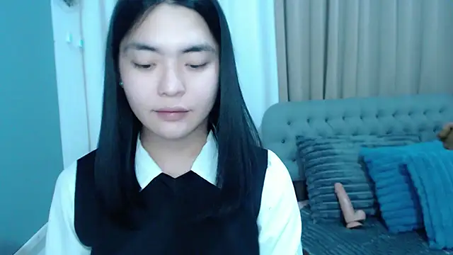 zhaviahale21 online show from October 16, 2025, 6:03 am