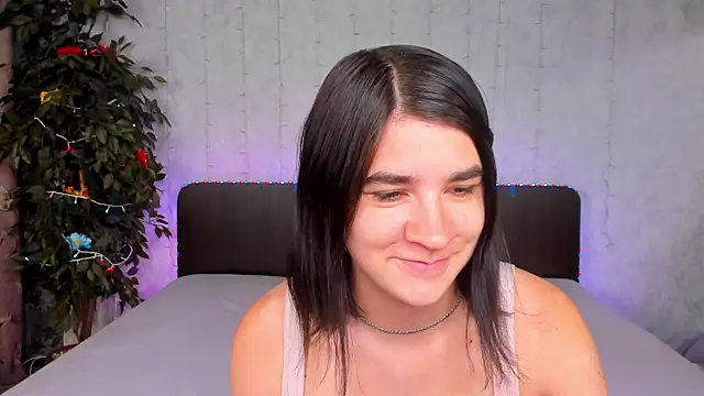  Polly Love  online show from September 23, 2025, 6:05 am