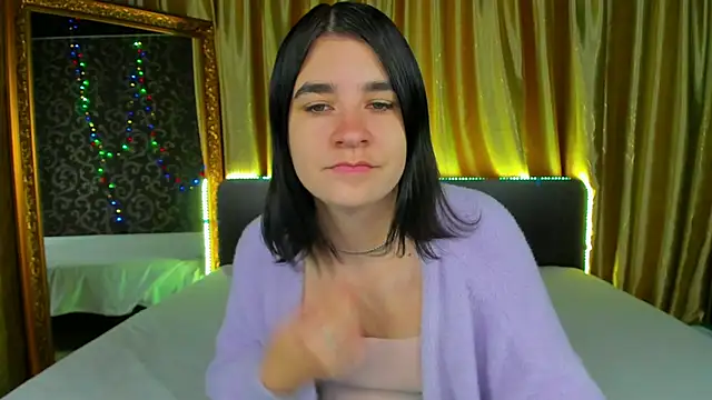  Polly Love  online show from October 15, 2025, 6:13 am