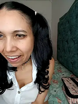 KimPielCanela online show from February 21, 2025, 3:10 pm