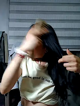 KimPielCanela online show from September 23, 2025, 12:13 am