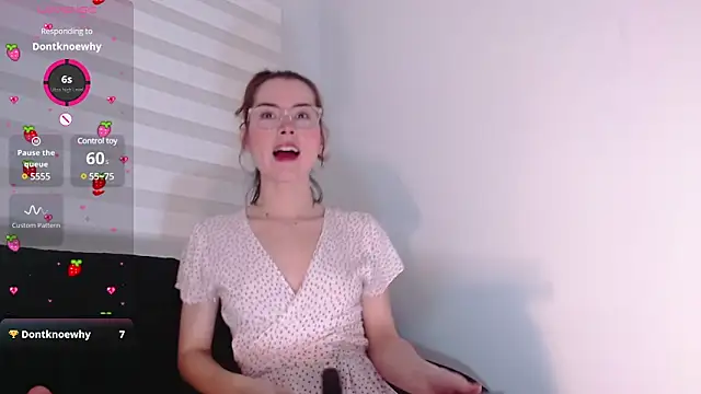 Snapshot of joan_didion chatting on December 29, 2024, 4:48 am joan didion online show from December 29, 2024, 4:48 am