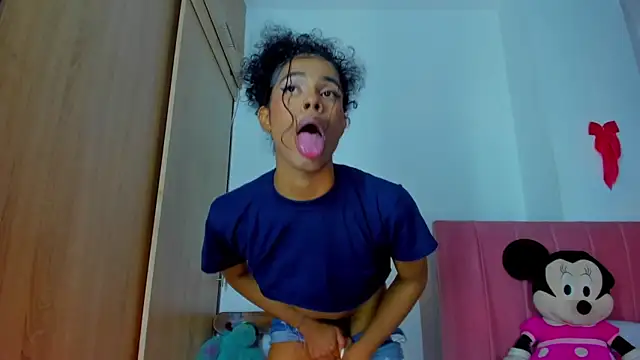 Snapshot of bloom444 chatting on December 15, 2024, 3:45 am bloom444 online show from December 15, 2024, 3:45 am