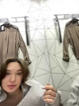 Holly Molii online show from December 12, 2024, 8:25 am